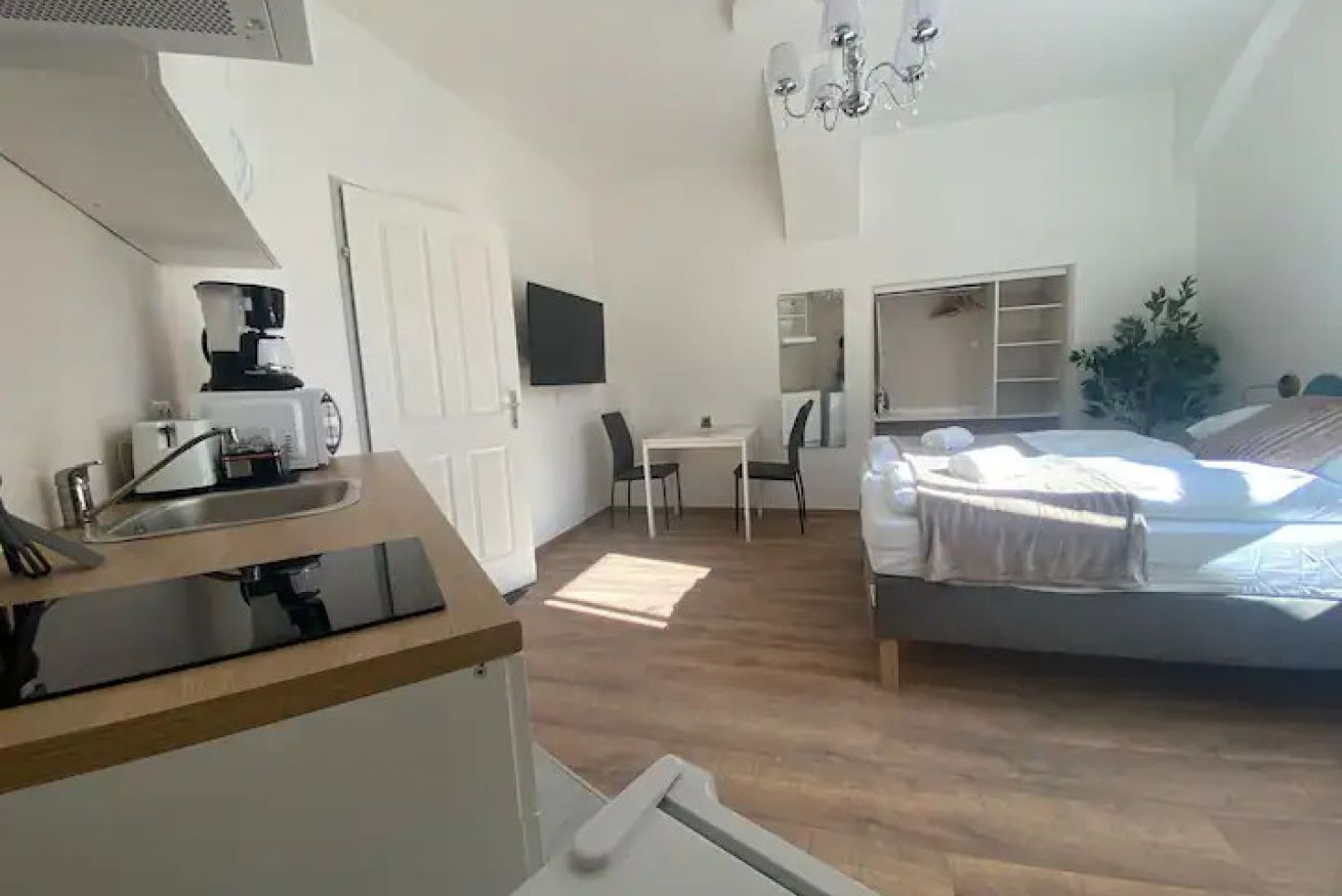 1 chambre, fer et planche à repasser, Wi-Fi, draps fournis