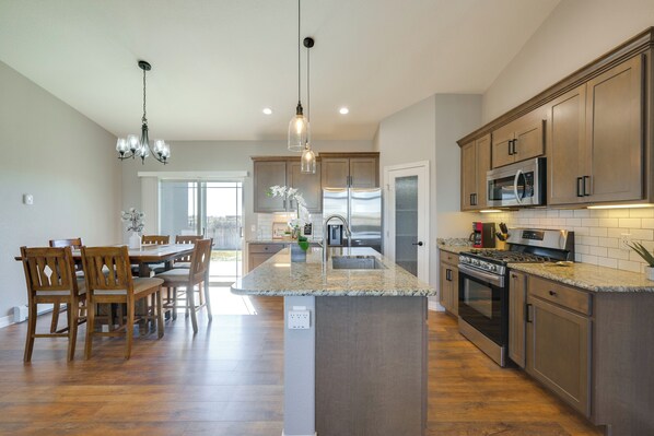 المنشأة من الداخل