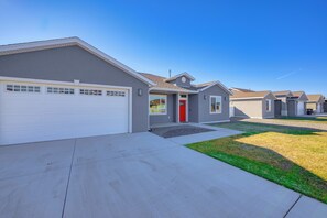 House (4 Bedrooms) | Interior - < 1 Mi to Rio Grande Trails: Quiet Alamosa Escape (Alamosa)