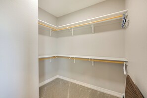 單棟房屋 (4 Bedrooms) | 內部