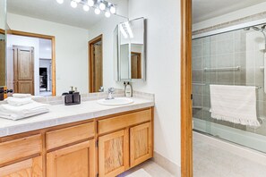 Interior - 1 Mi to Golf Course: Wfh-friendly Pinetop Retreat (Pinetop)