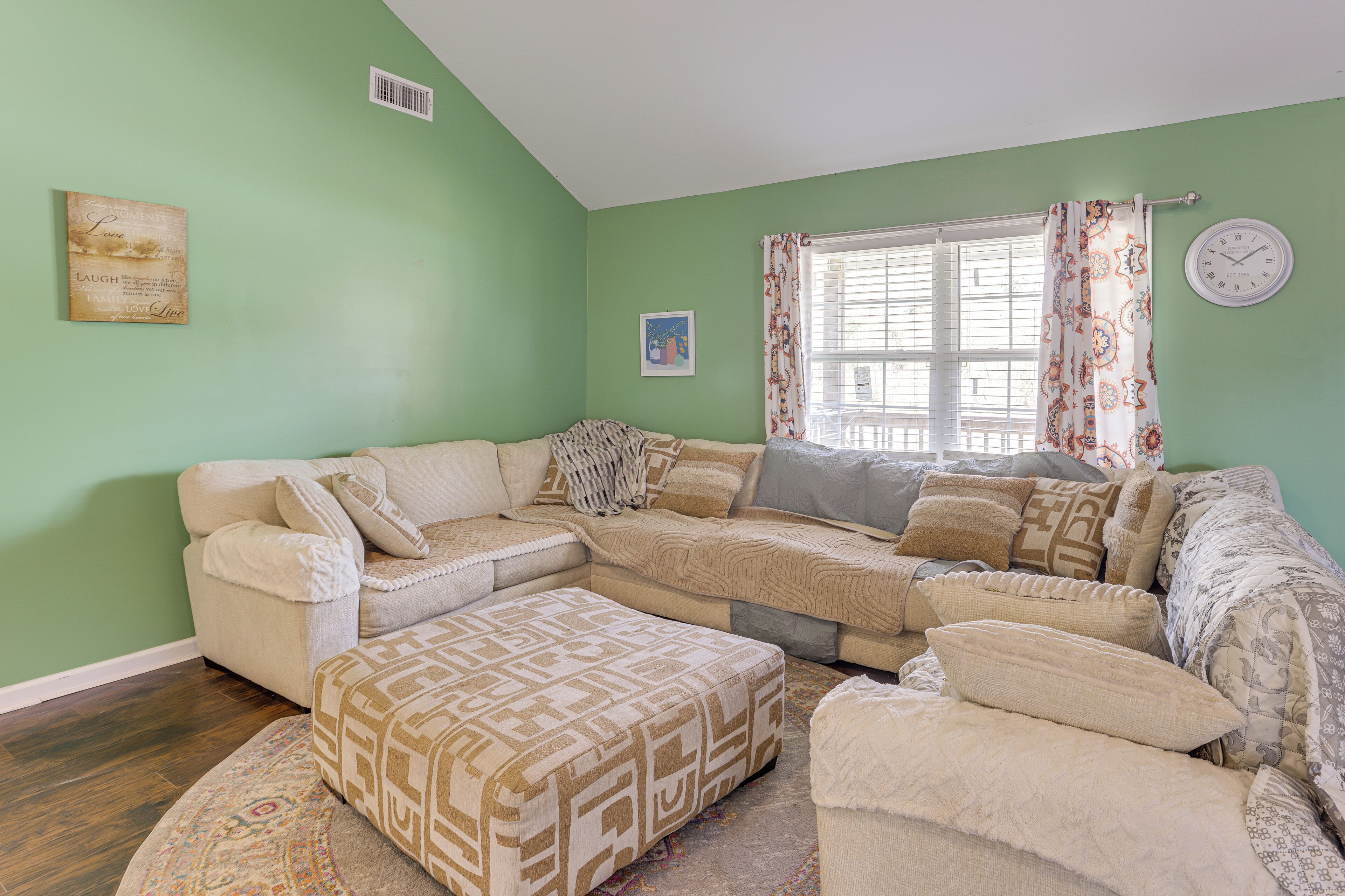 House (3 Bedrooms) | Interior