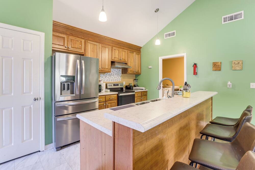 Pets Welcome! Spacious Boligee Home w/ Yard - Sumter County, AL
