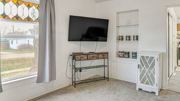 House (1 Bedroom) | Interior