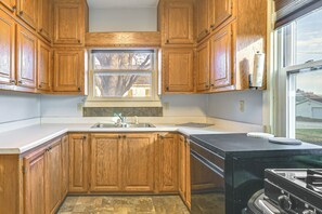 House (2 Bedrooms) | Interior