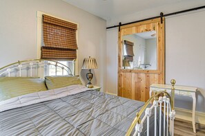 Casa (2 Bedrooms) | Interior