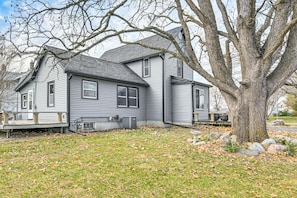 House (2 Bedrooms) | Interior - Nature Lovers Retreat By the High Trestle Trail! (Woodward)