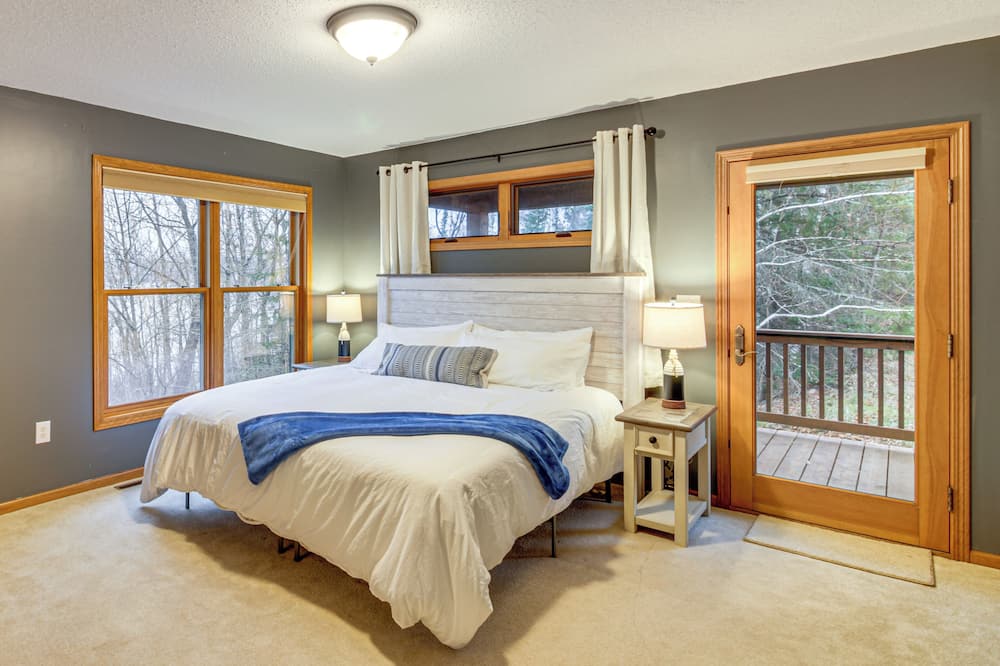 Private Lakefront Home w/ Game Room in Aurora! - Babbitt, MN