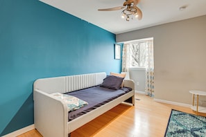 Apartment (3 Bedrooms) | Interior - 2 Mi to Lake Elkhorn Park: Family Gem w/ Deck! (Columbia)