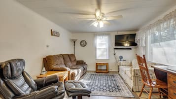 House (2 Bedrooms) | Front of property