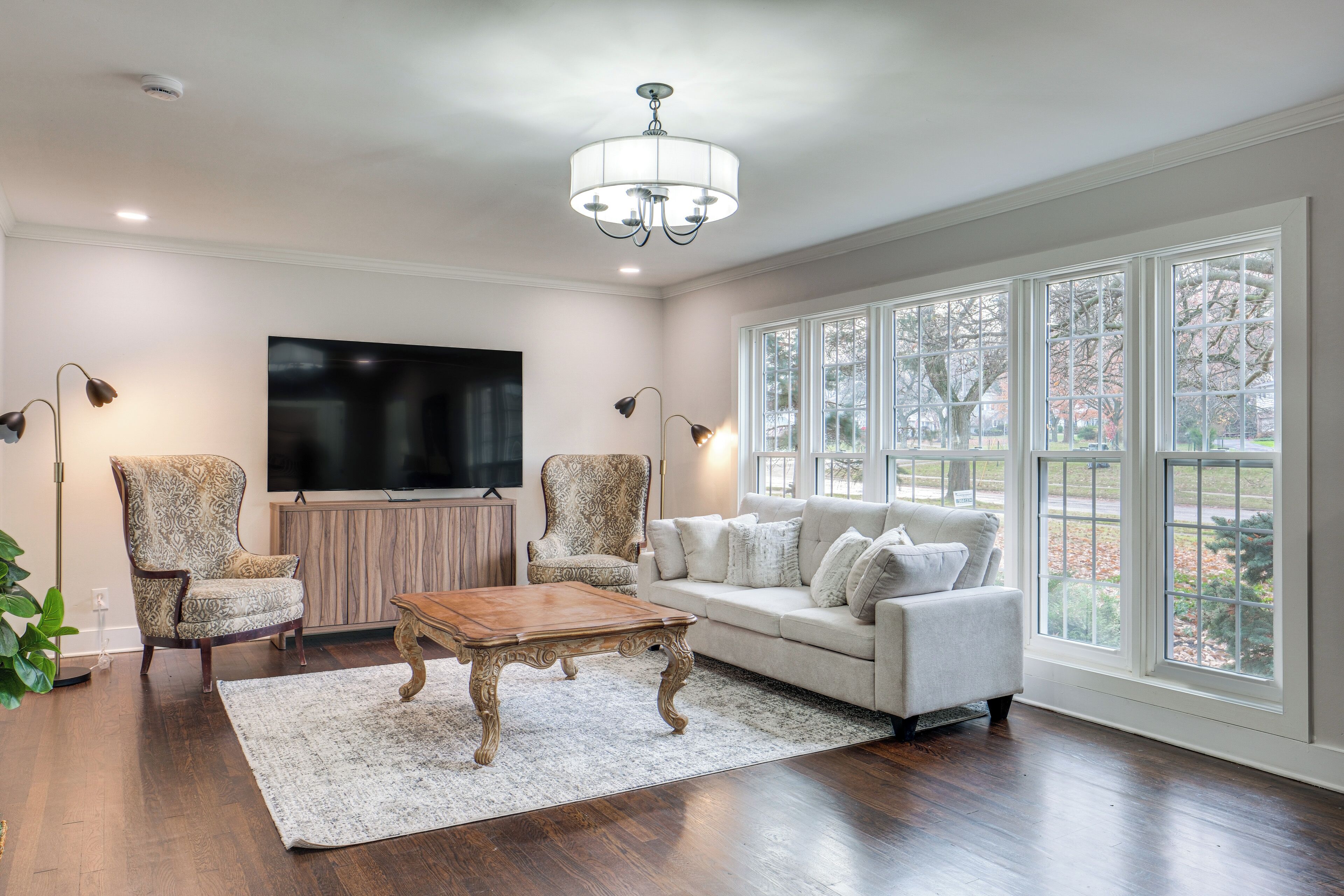 House (4 Bedrooms) | Front of property