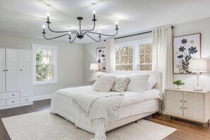 Interior - Explore Cleveland Attractions! Family-focused Home (Shaker Heights)