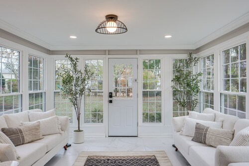 Explore Cleveland Attractions! Family-focused Home