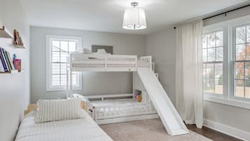 House (4 Bedrooms) | Interior