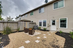Interior - Traveling Pros Hub: Extended Stay in Houston (Houston)