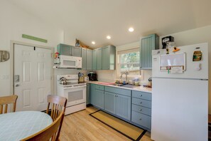 House (1 Bedroom) | Interior - Hike & Relax Fireside: Nordland Gem w/ Deck & Yard (Nordland)