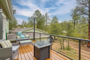 House (2 Bedrooms) | Interior - Cozy Woodland Retreat in the Pines, Near Prescott! (Prescott)