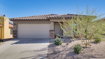 House (3 Bedrooms) | Front of property