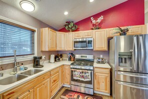 Interior - Heart of Anchorage! Home Near Shops & Eats (Anchorage)