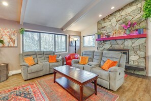 Interior - Heart of Anchorage! Home Near Shops & Eats (Anchorage)