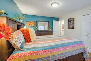 House (2 Bedrooms) | Interior - Heart of Anchorage! Home Near Shops & Eats (Anchorage)