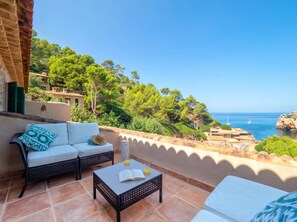Property grounds - Country House 'Sa Cala' with Sea View, Private Pool and Wi-Fi (sa Cala)