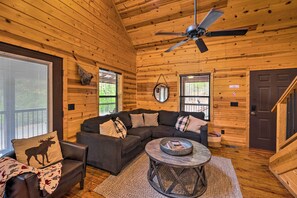 House (3 Bedrooms) | Interior - Southern Hills Cabin Near Beavers Bend State Park! (Broken Bow)
