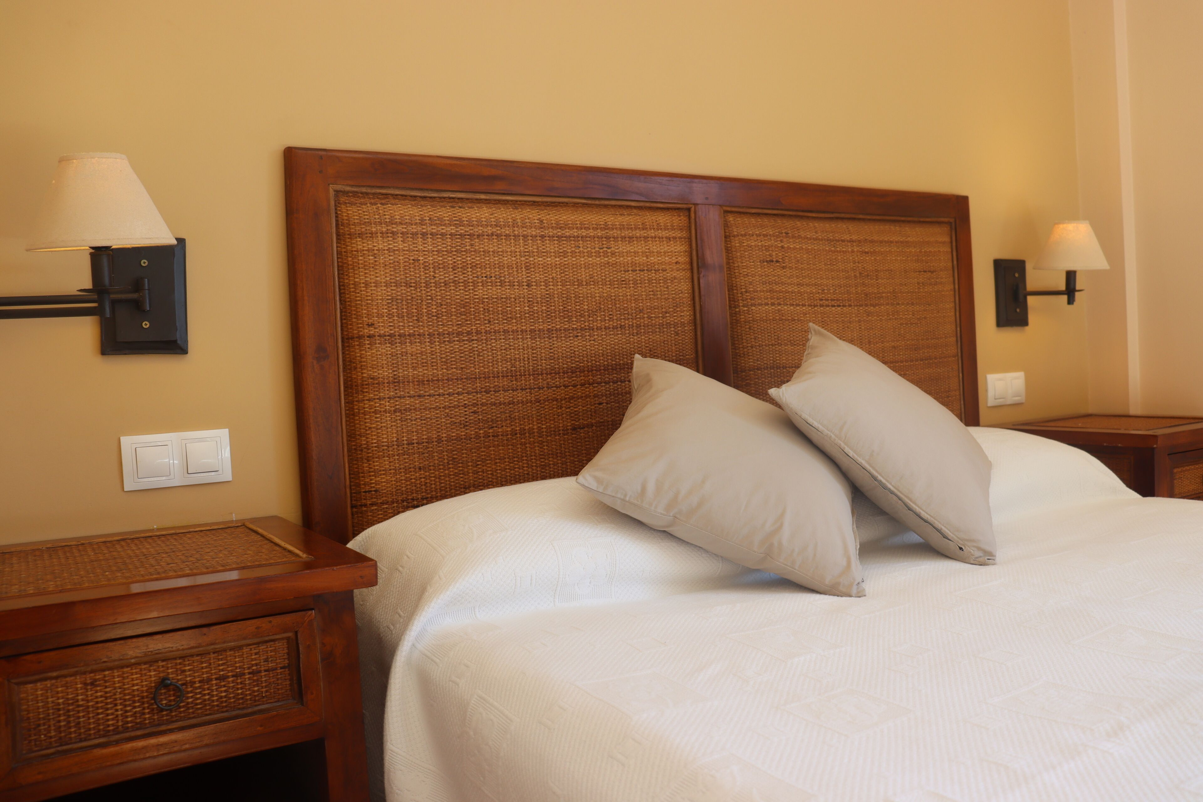 Habitación cuádruple familiar, vistas al patio | Caja fuerte, cortinas opacas, sistema de insonorización y wifi gratis