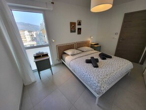 Iron/ironing board, WiFi, bed sheets - Kosmic 702 by Avecoeur (Roquebrune-Cap-Martin)