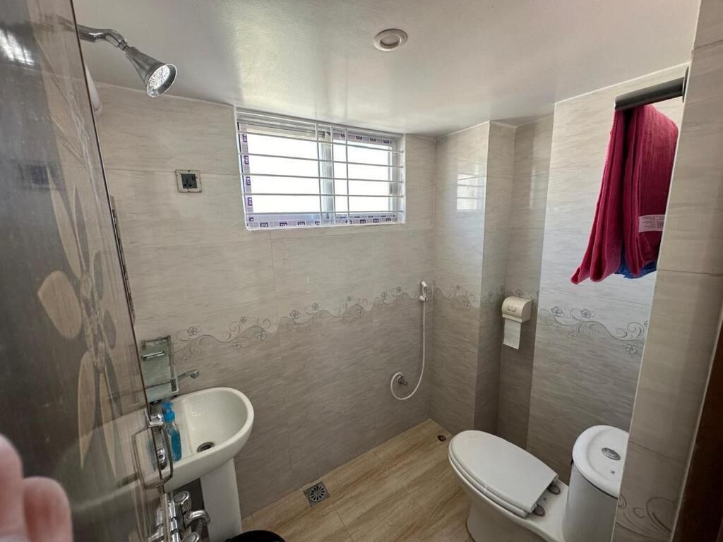 Deluxe Apartment, Balcony, City View | Bathroom | Shower, free toiletries, hair dryer, towels