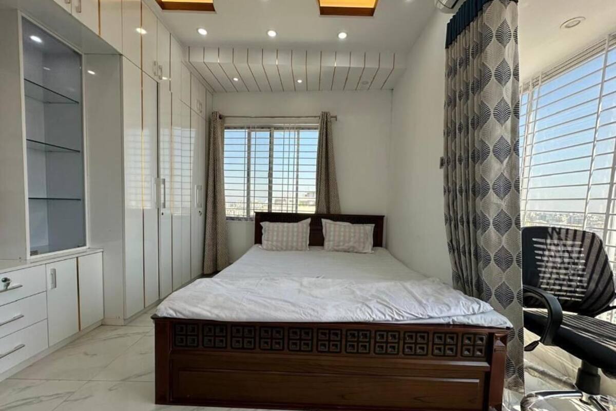 Desk, iron/ironing board, free WiFi