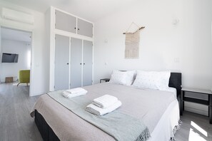 1 habitación, tabla de planchar con plancha, wifi gratis y ropa de cama 