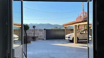 Appartement Confort, 1 chambre, vue cour intérieure | Terrasse/Patio