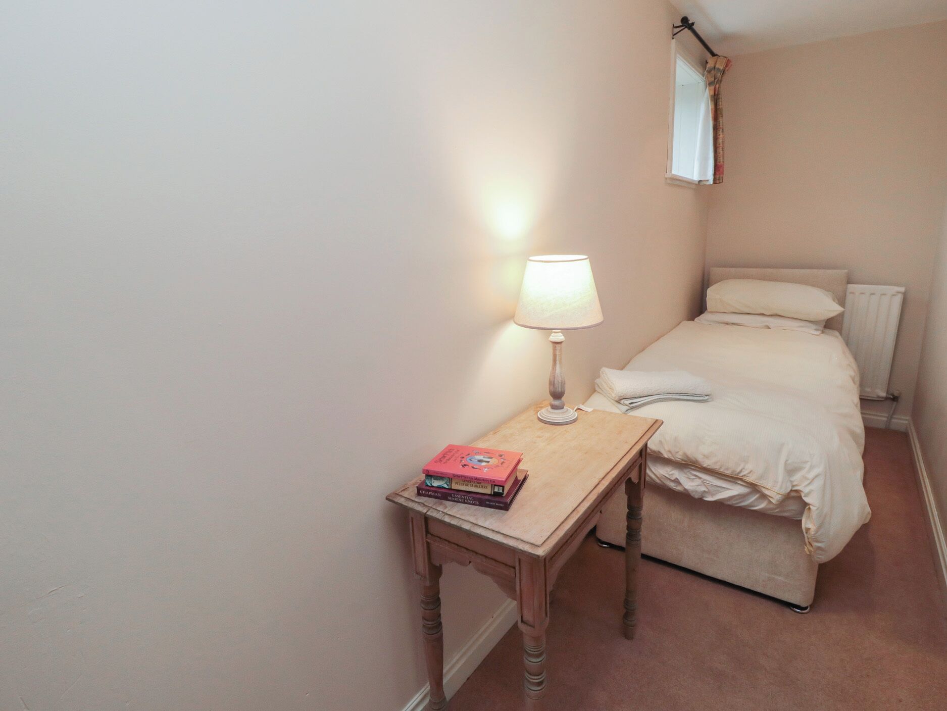 2 bedrooms, individually decorated, individually furnished, free WiFi