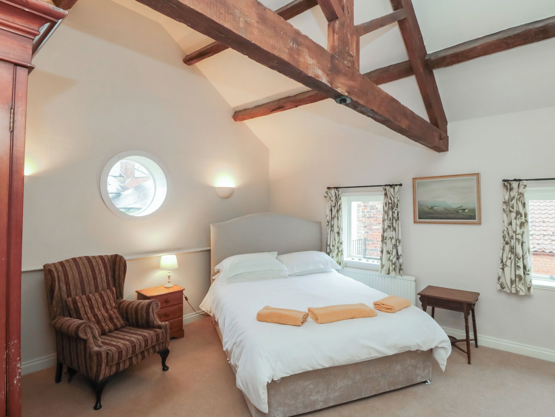 2 bedrooms, individually decorated, individually furnished, free WiFi