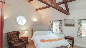 2 bedrooms, individually decorated, individually furnished, free WiFi