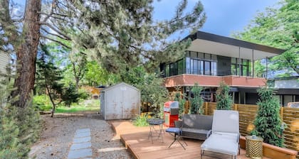 New Listing! Minutes to Pearl St | Boulder Retreat | Amazing Views