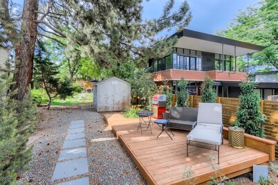 New Listing! Minutes to Pearl St | Boulder Retreat | Amazing Views