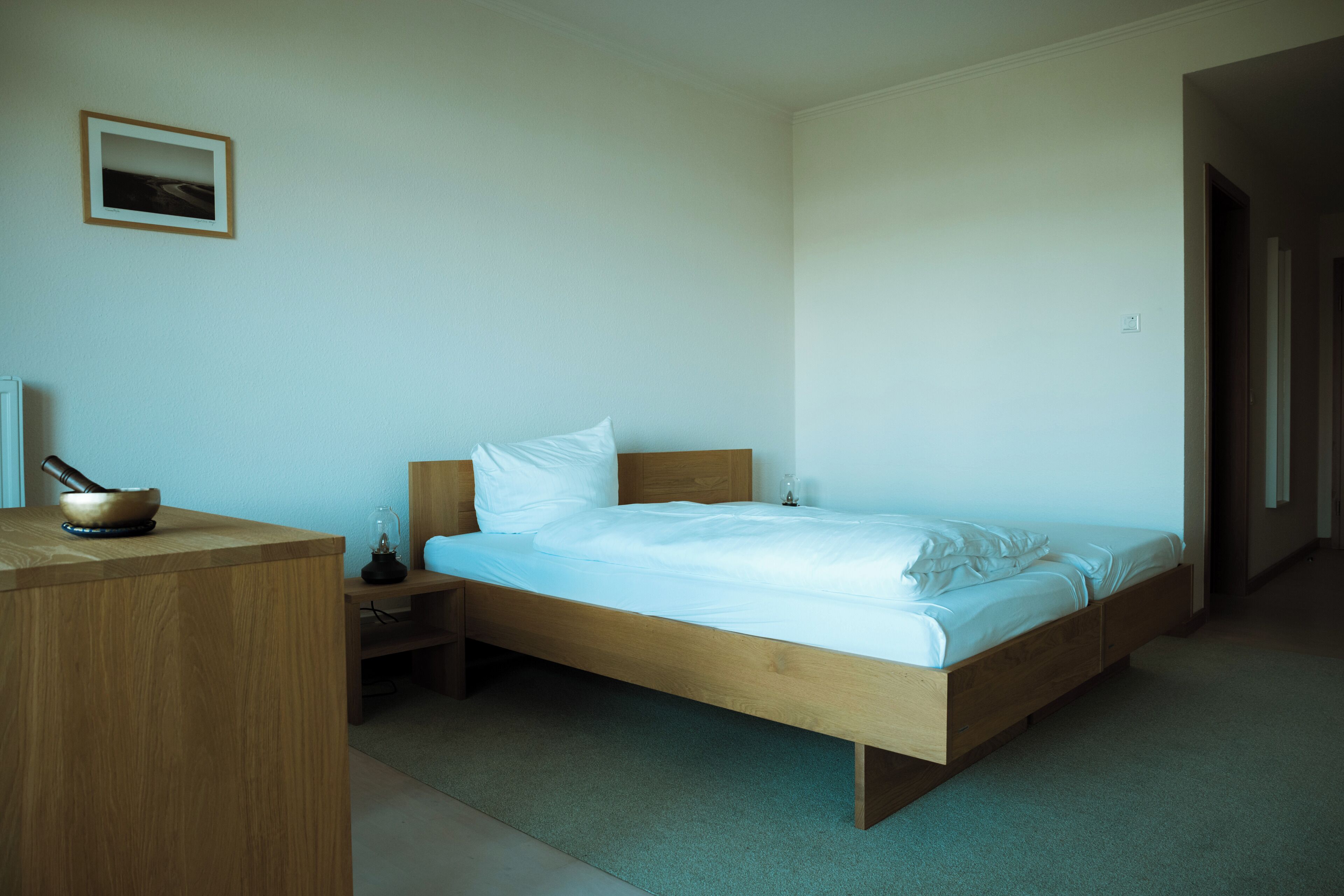 Kamar Double, balkon | Meja kerja dan seprai linen