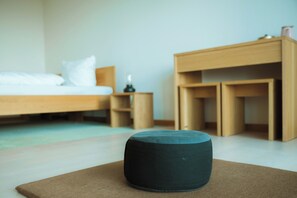 Double Room, Balcony, Sea View | Desk, bed sheets - Upleven (Wurster Nordseeküste)