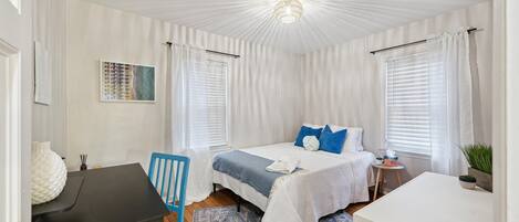 2 slaapkamers, een strijkplank/strijkijzer, wifi, beddengoed