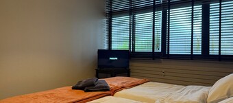 Accommodation with private bathroom, TV & WiFi - Quiet in Antwerp