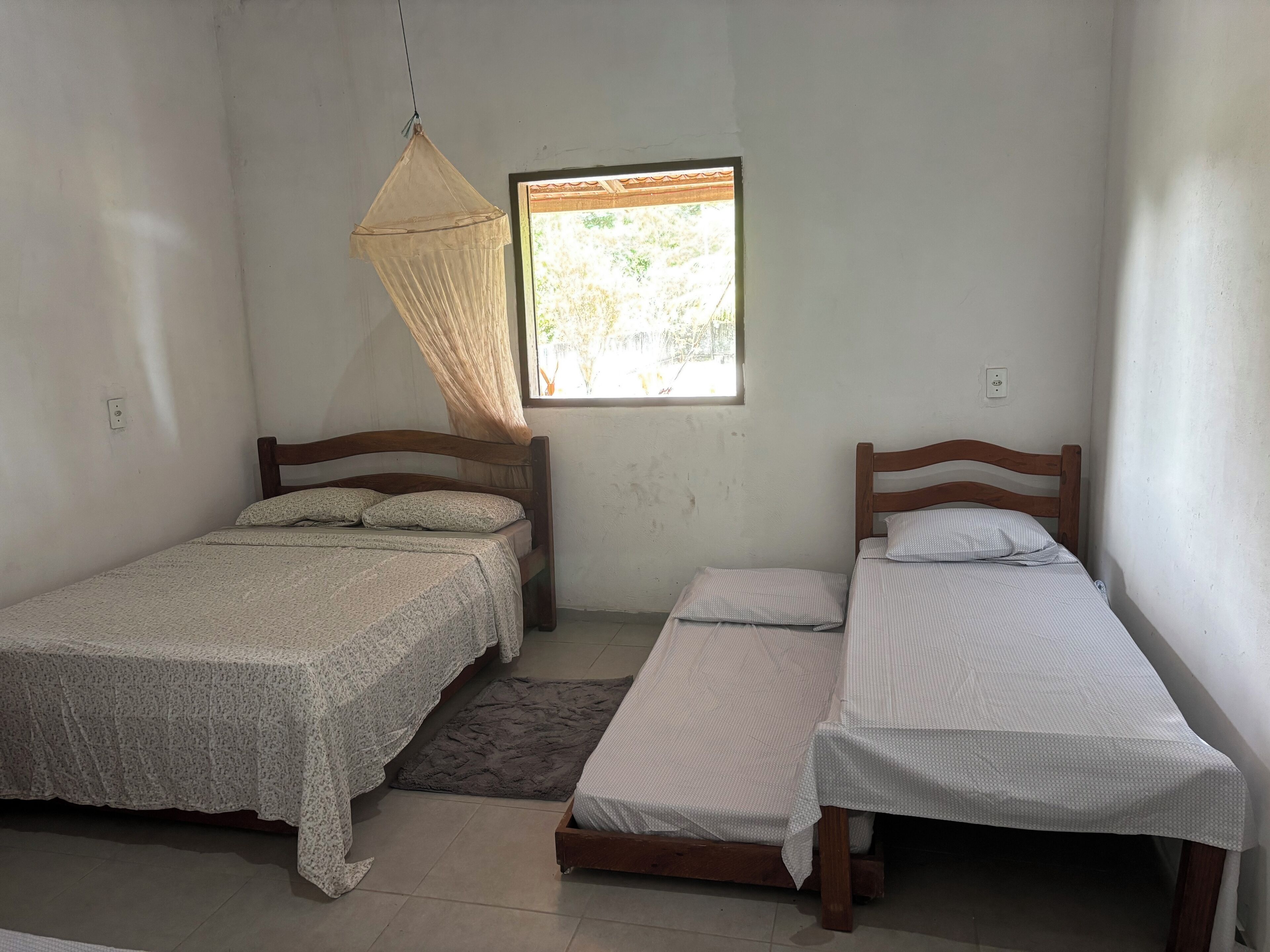 2 多间卧室、免费 WiFi、床单