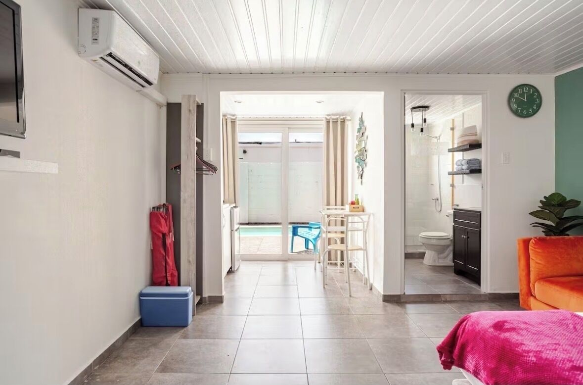 Iron/ironing board, free WiFi, bed sheets