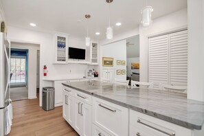 Fridge, microwave, oven, stovetop - Artist's Oasis-Peaceful home with private pool & pet friendly (Pawley Island)