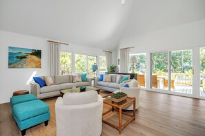 TV - Artist's Oasis-Peaceful home with private pool & pet friendly (Pawley Island)