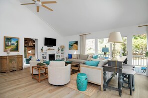 TV - Artist's Oasis-Peaceful home with private pool & pet friendly (Pawley Island)