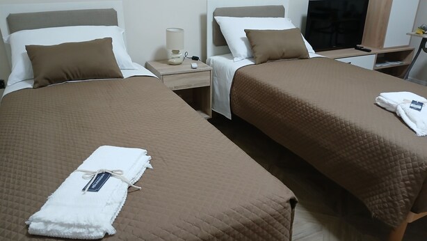 Unclassified image, 1 of 10, button - Room-charming Guest Room in San Demetrio (San Demetrio Corone)