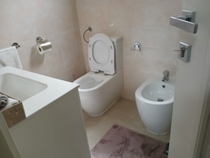 Room, 1 Bedroom, Smoking, City View | Bathroom - Room-charming Guest Room in San Demetrio (San Demetrio Corone)