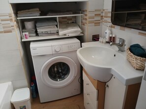 Apartment, 1 Bedroom, Smoking | Dobi